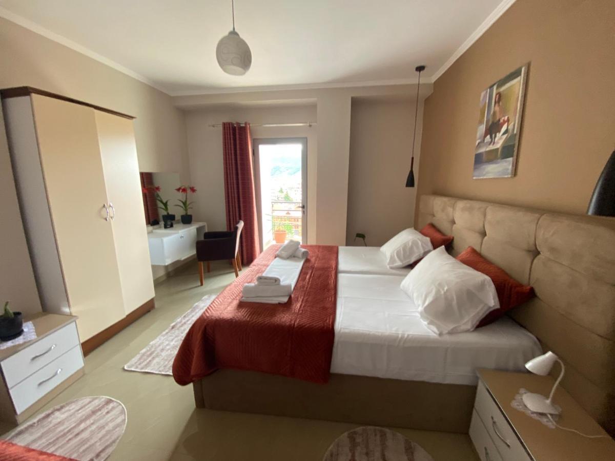 Guest'S Apartament Pogradec Exterior photo